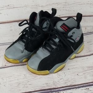 Nike Air Jordan Jump Team ll Youth Size 13